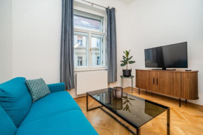 Cute Apt with the terrace and AC